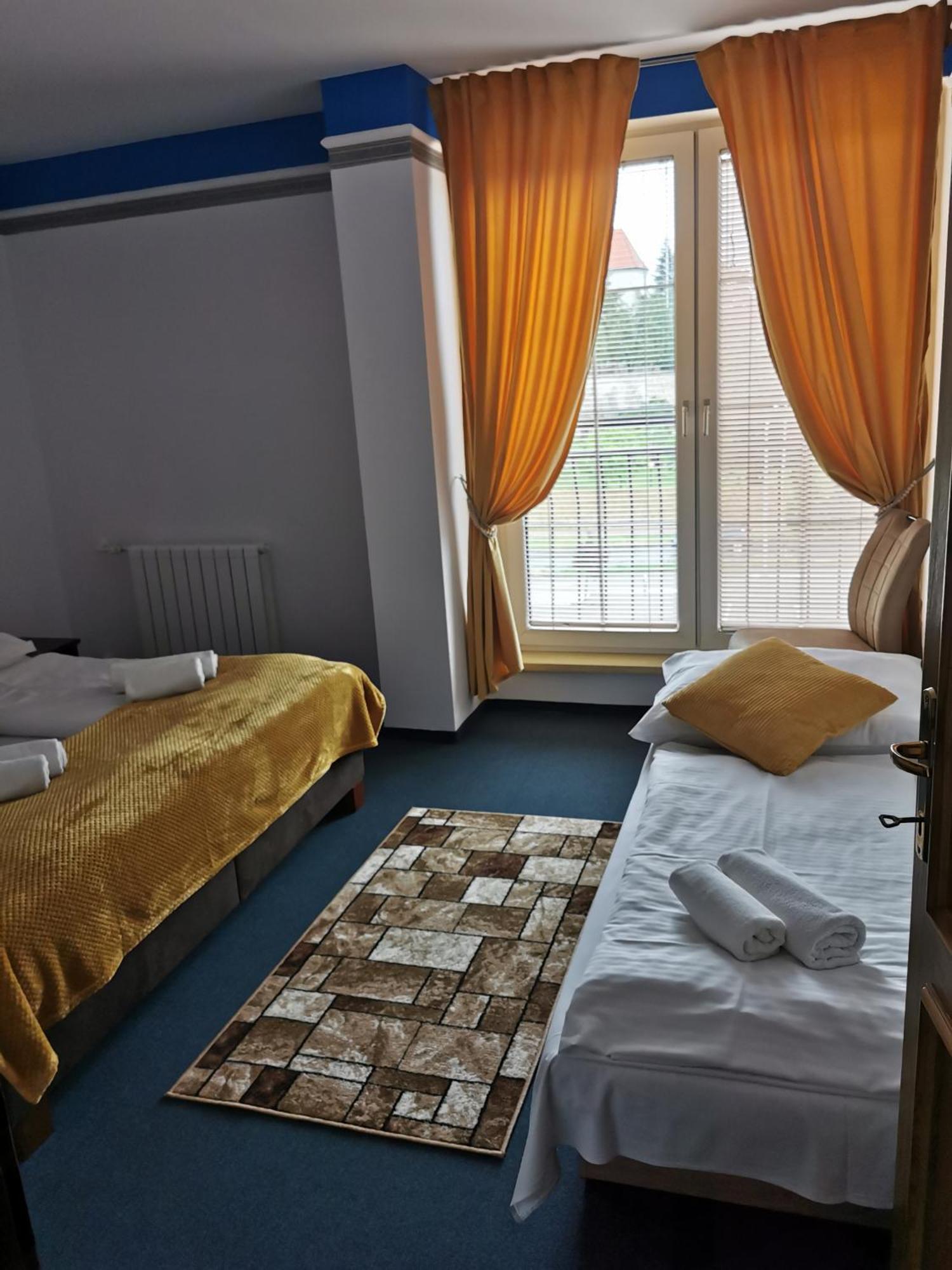 Hotel Diana Нове-Место-над-Вагом Номер фото