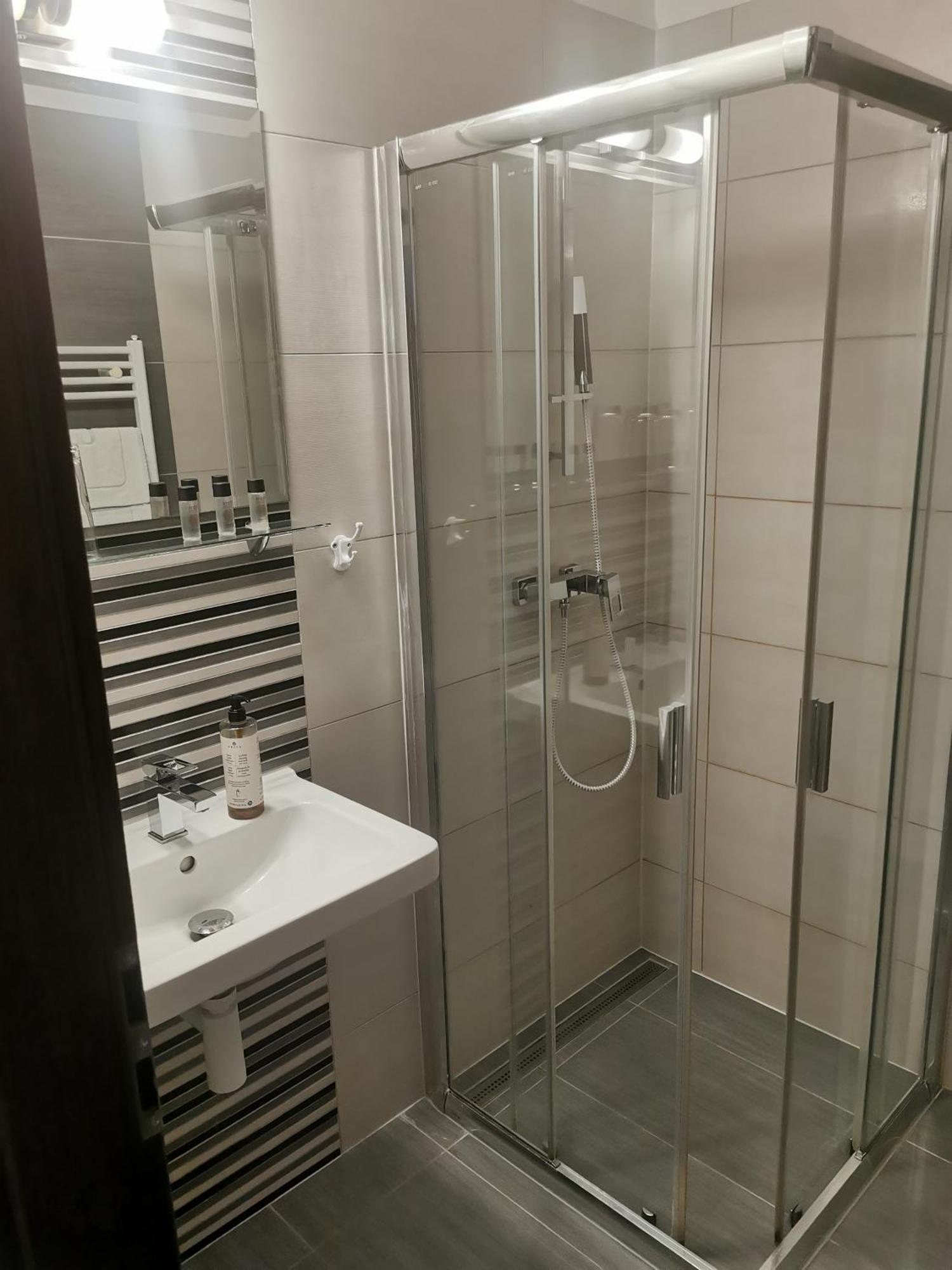 Hotel Diana Нове-Место-над-Вагом Экстерьер фото